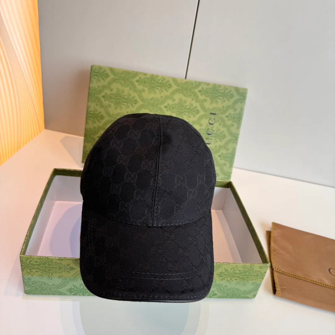 Hats GUCCI 18347106