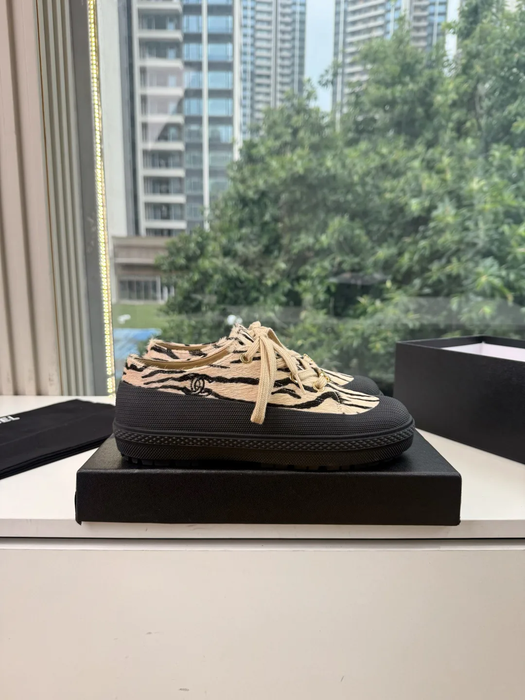 Women's Sneakers CHANEL 17978384