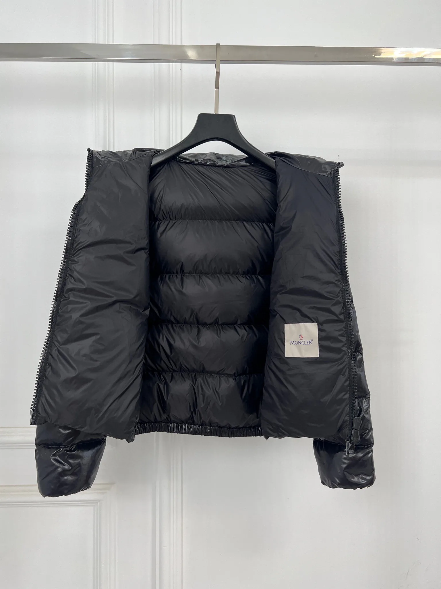 Women's Jackets And Down Jackets MONCLER 18416217