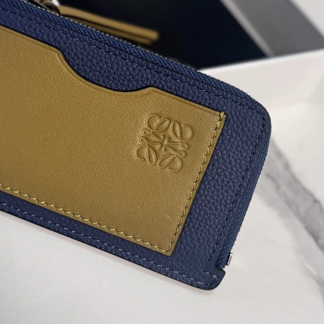 Women's Clutches LOEWE 17082946