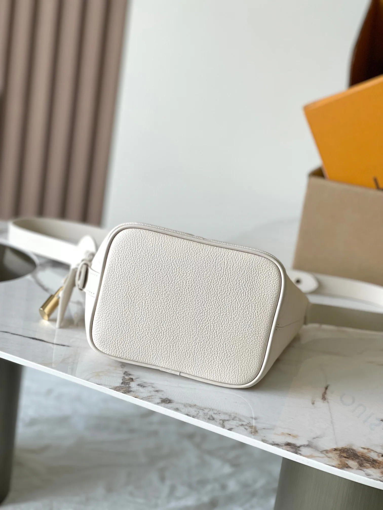 Women's Classic Handbags LOUIS VUITTON 18275500