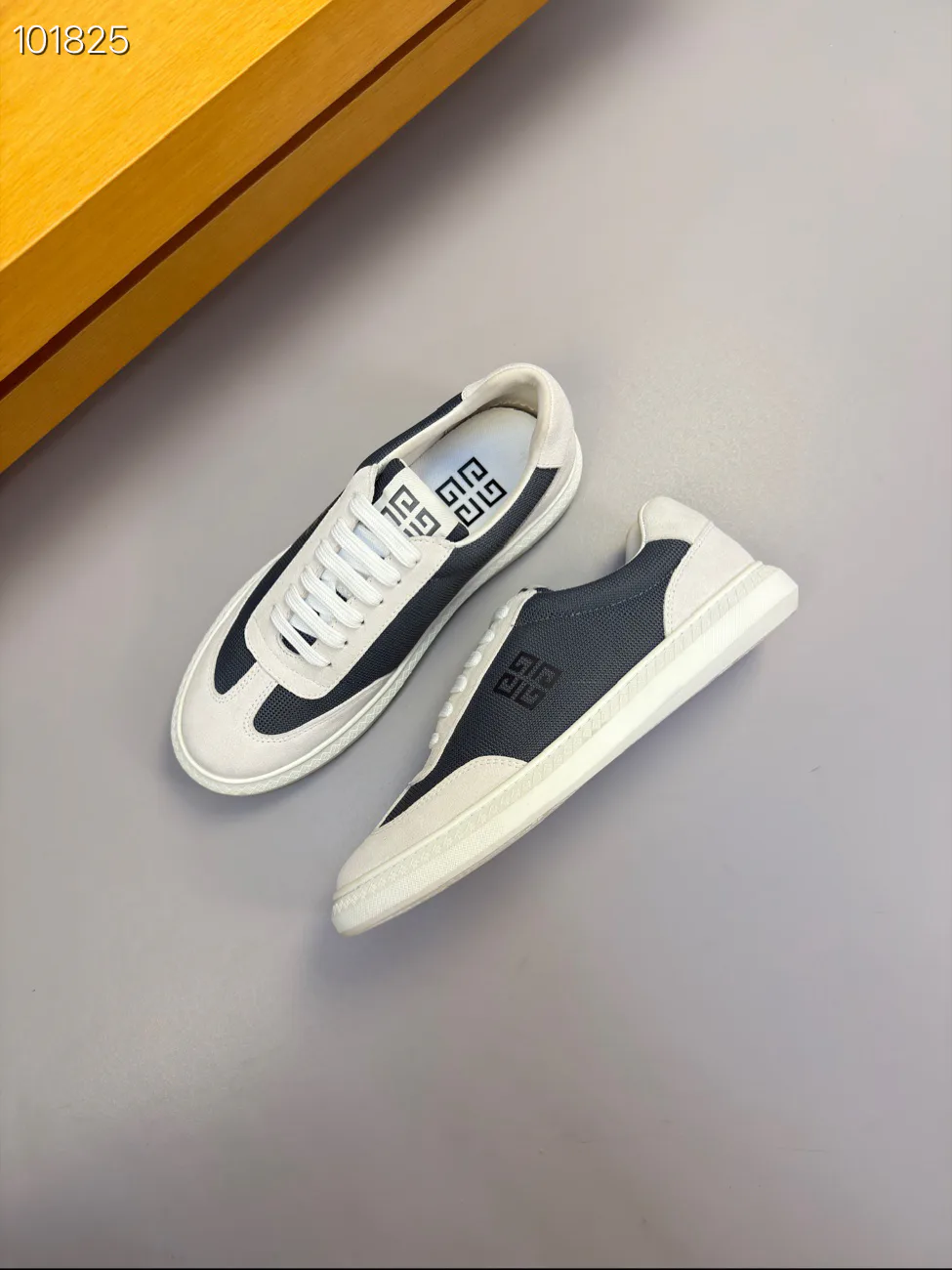 Кроссовки Мужские Givenchy 18561954