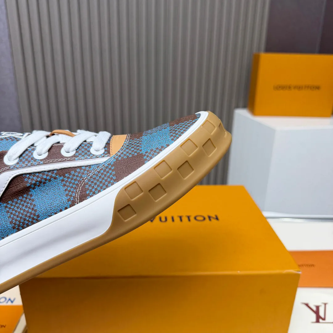 Men's Sneakers LOUIS VUITTON 18265157