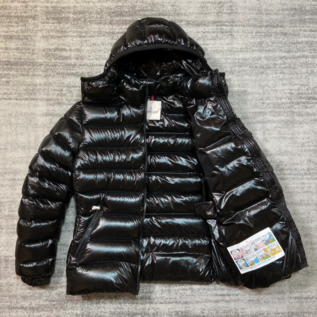 Women's Jackets And Down Jackets MONCLER 18354304