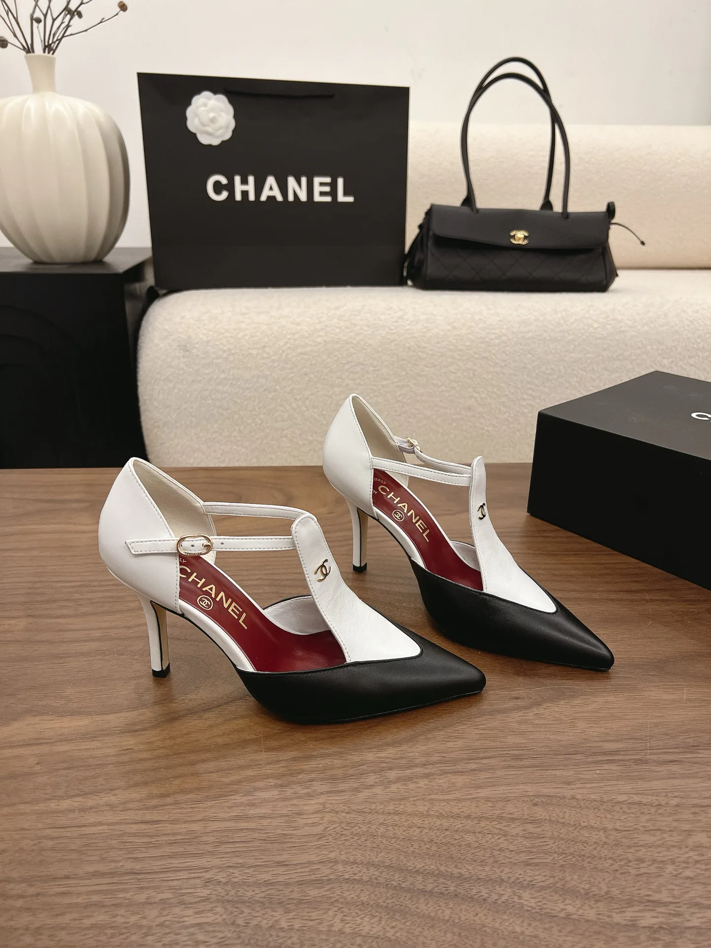 Women's Heels CHANEL 17582609