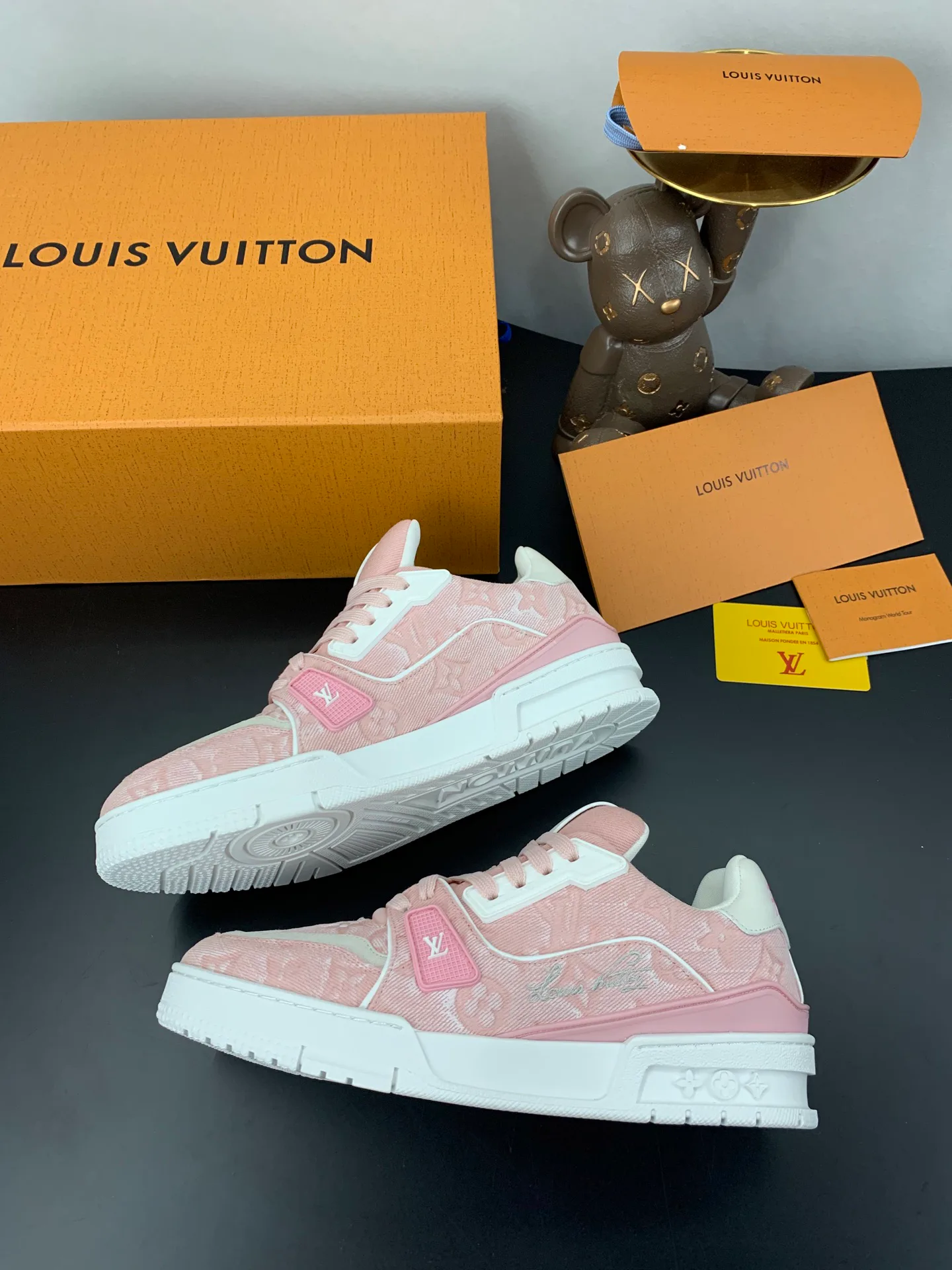 Women's Sneakers LOUIS VUITTON 17545274
