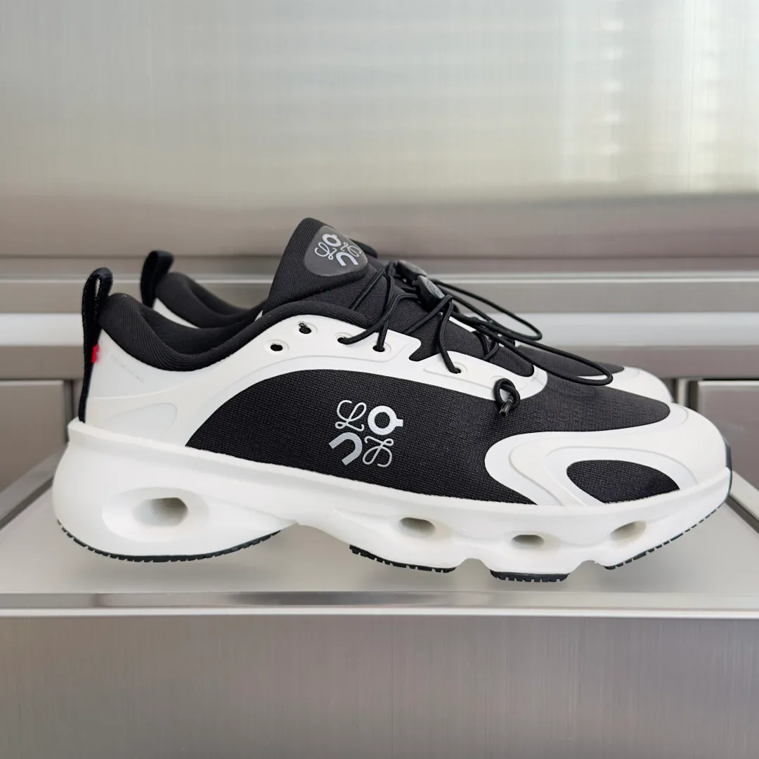 Women's Sneakers LOEWE 18339170