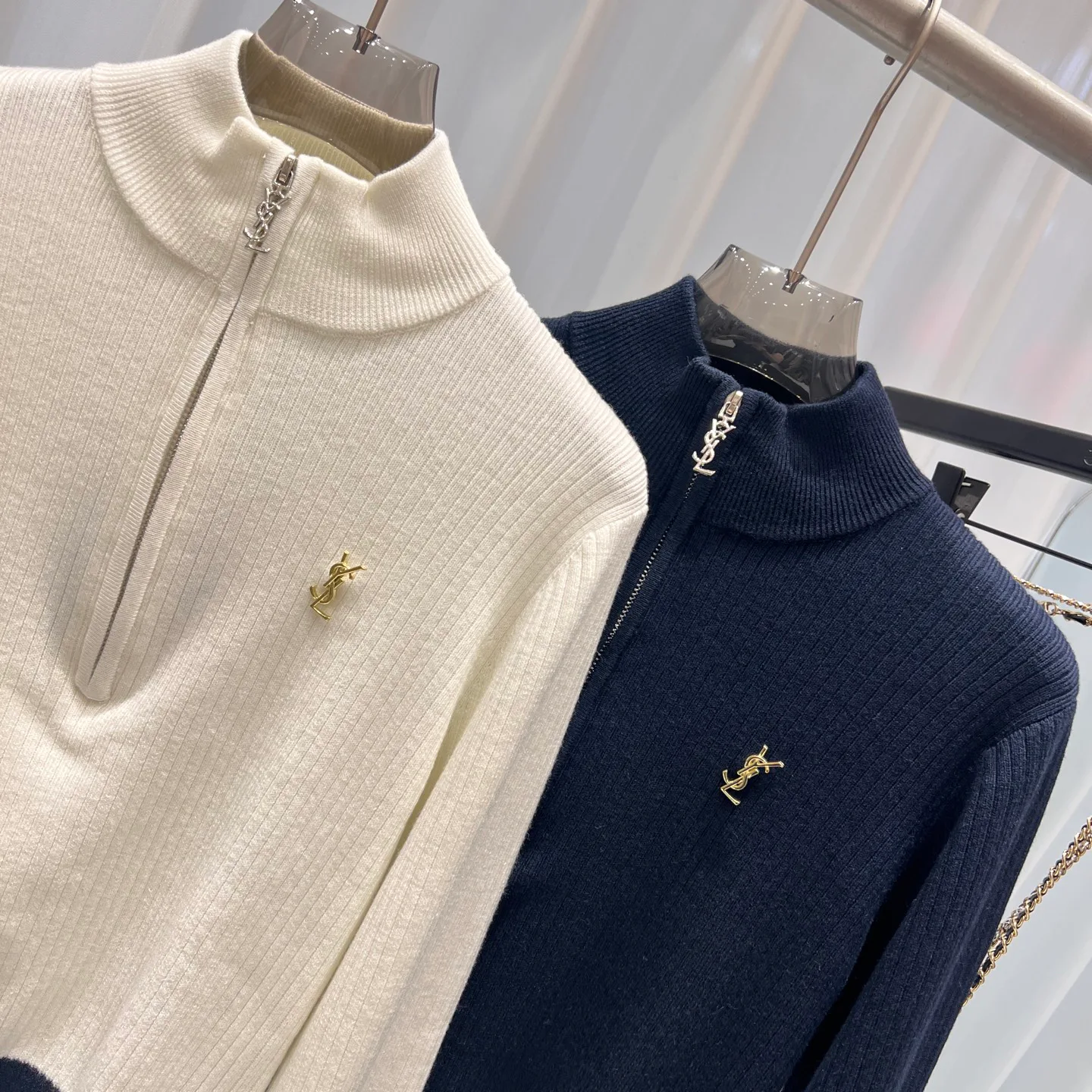 Women's Jumpers And Sweaters SAINT LAURENT 17889005
