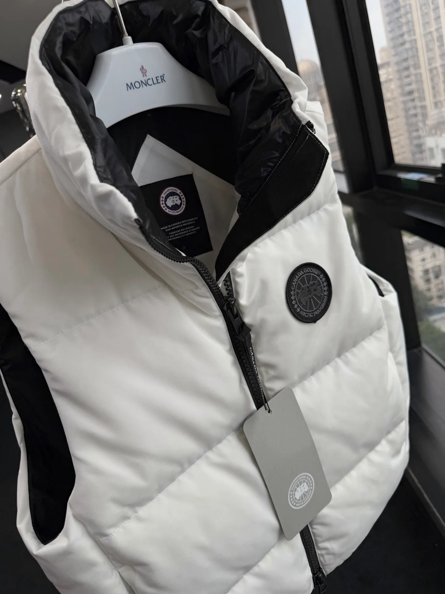 Women's Vests CANADA GOOSE 18336509