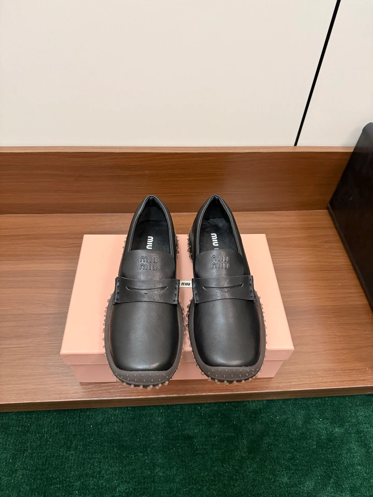 Women's Loafers And Moccasins MIU MIU 18042064