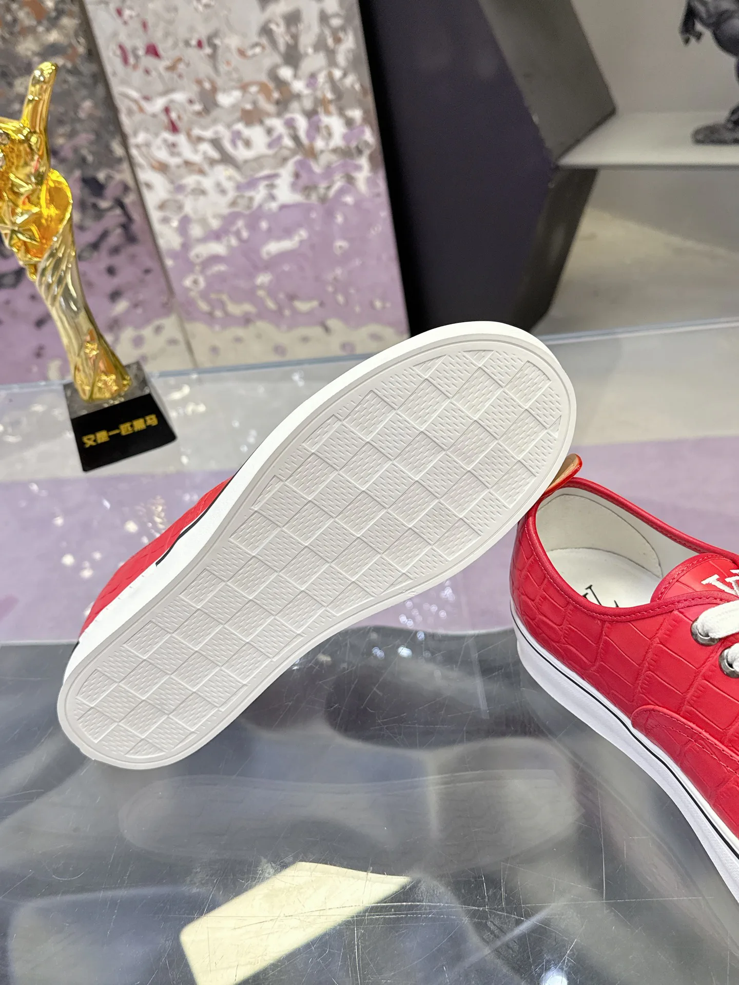 Men's Sneakers LOUIS VUITTON 17930913