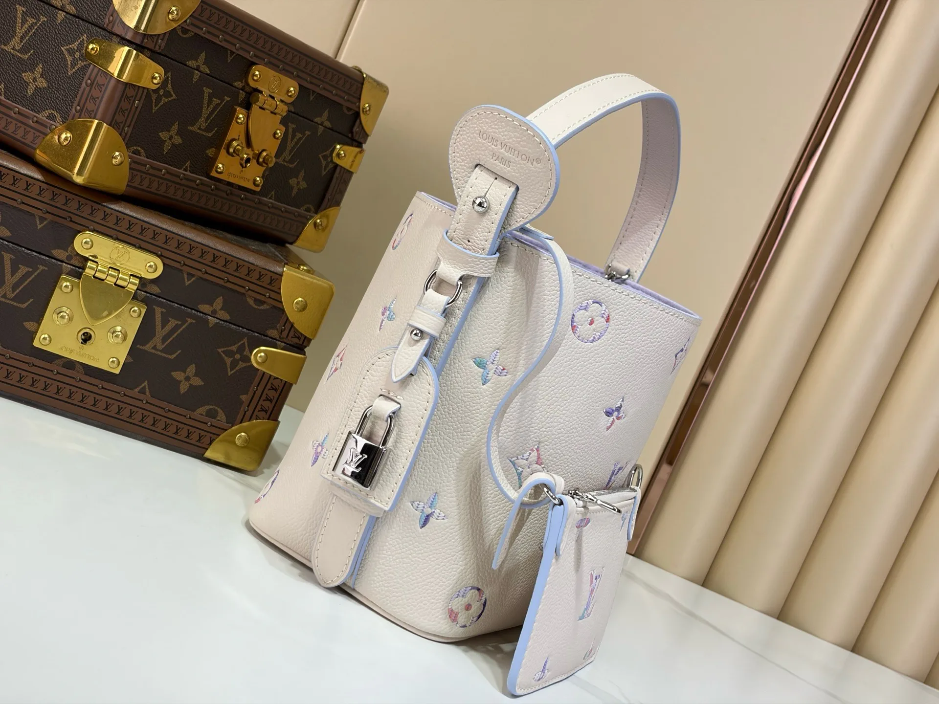 Women's Classic Handbags LOUIS VUITTON 17499362