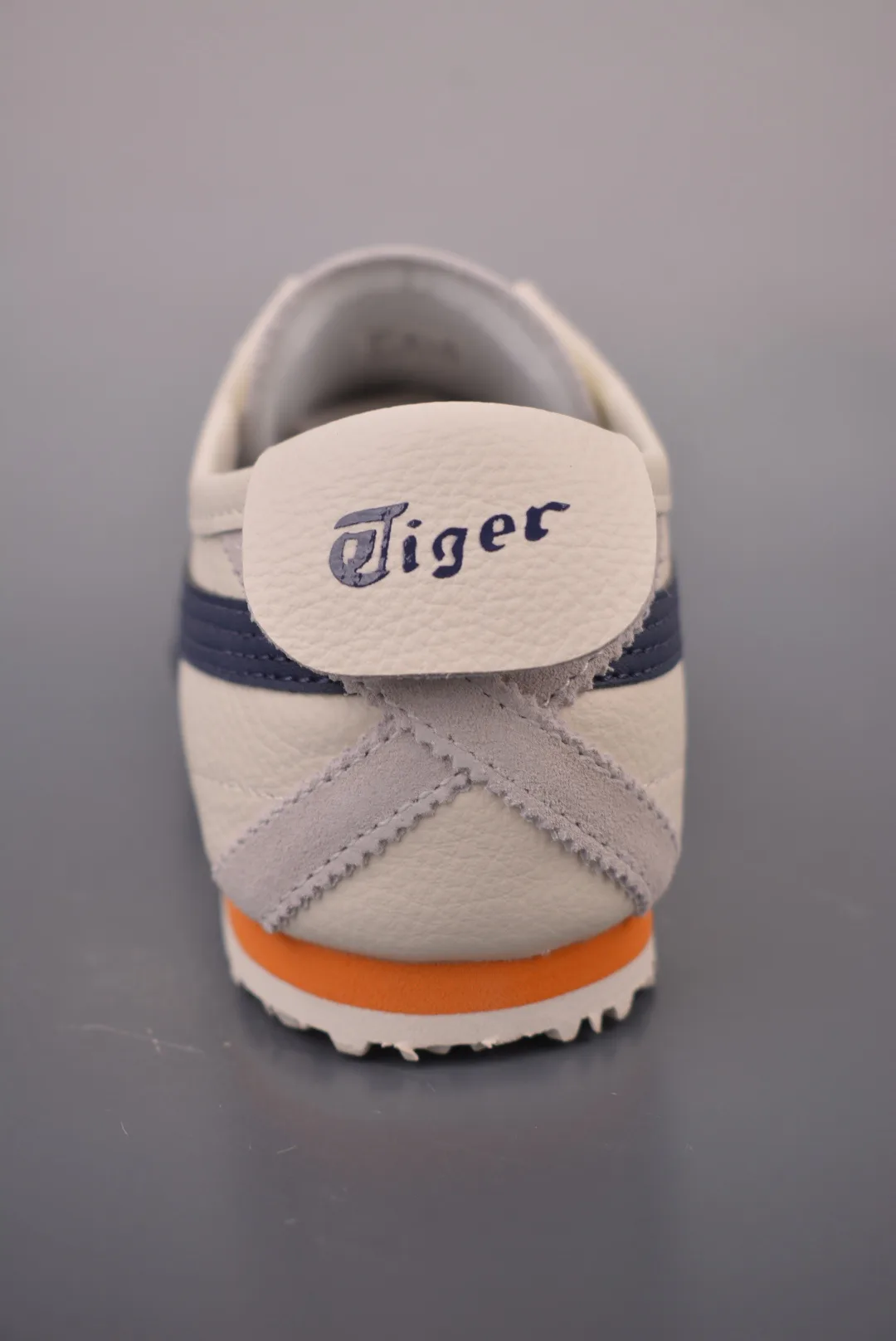 Кроссовки Женские Asics 18562052