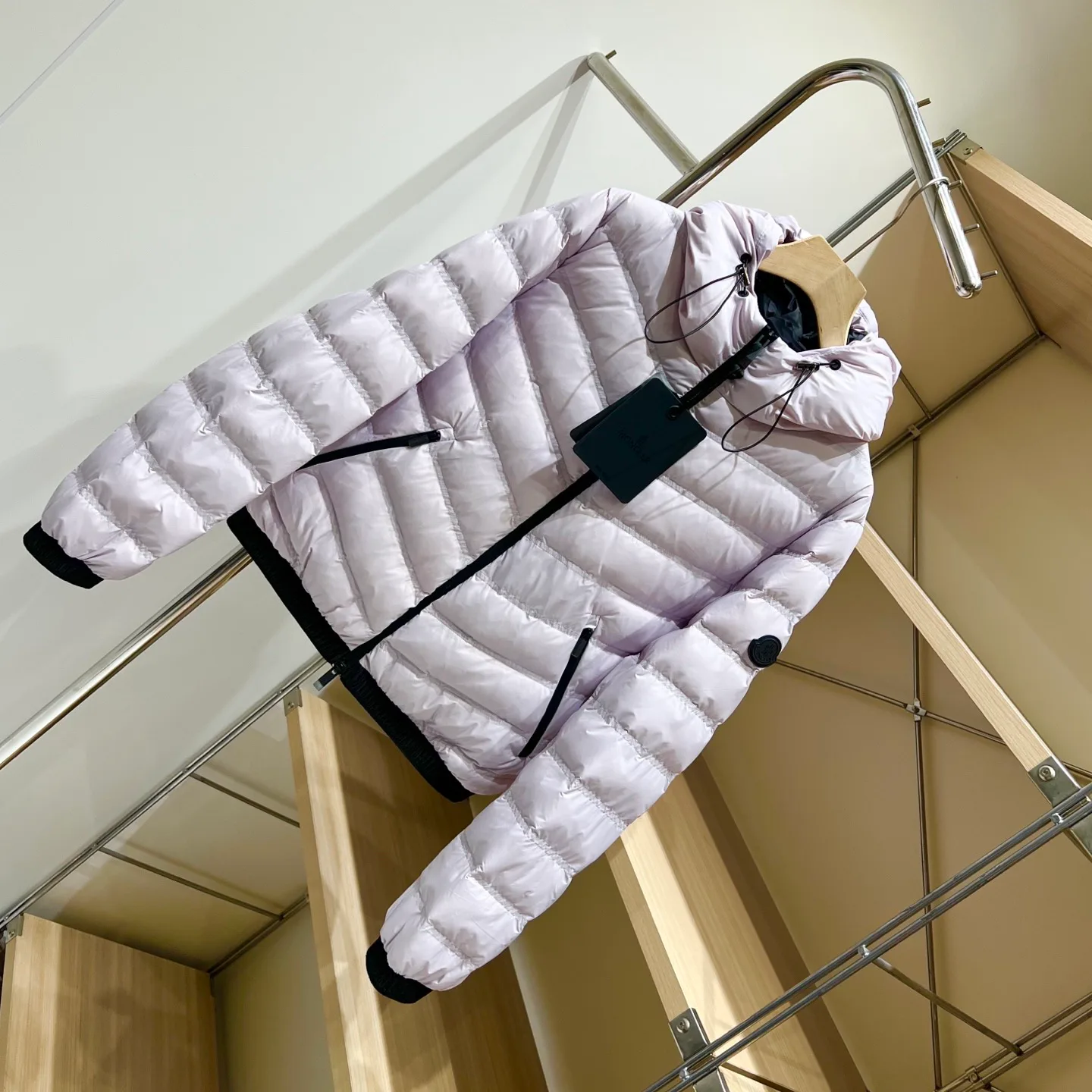 Women's Jackets And Down Jackets MONCLER 18001761