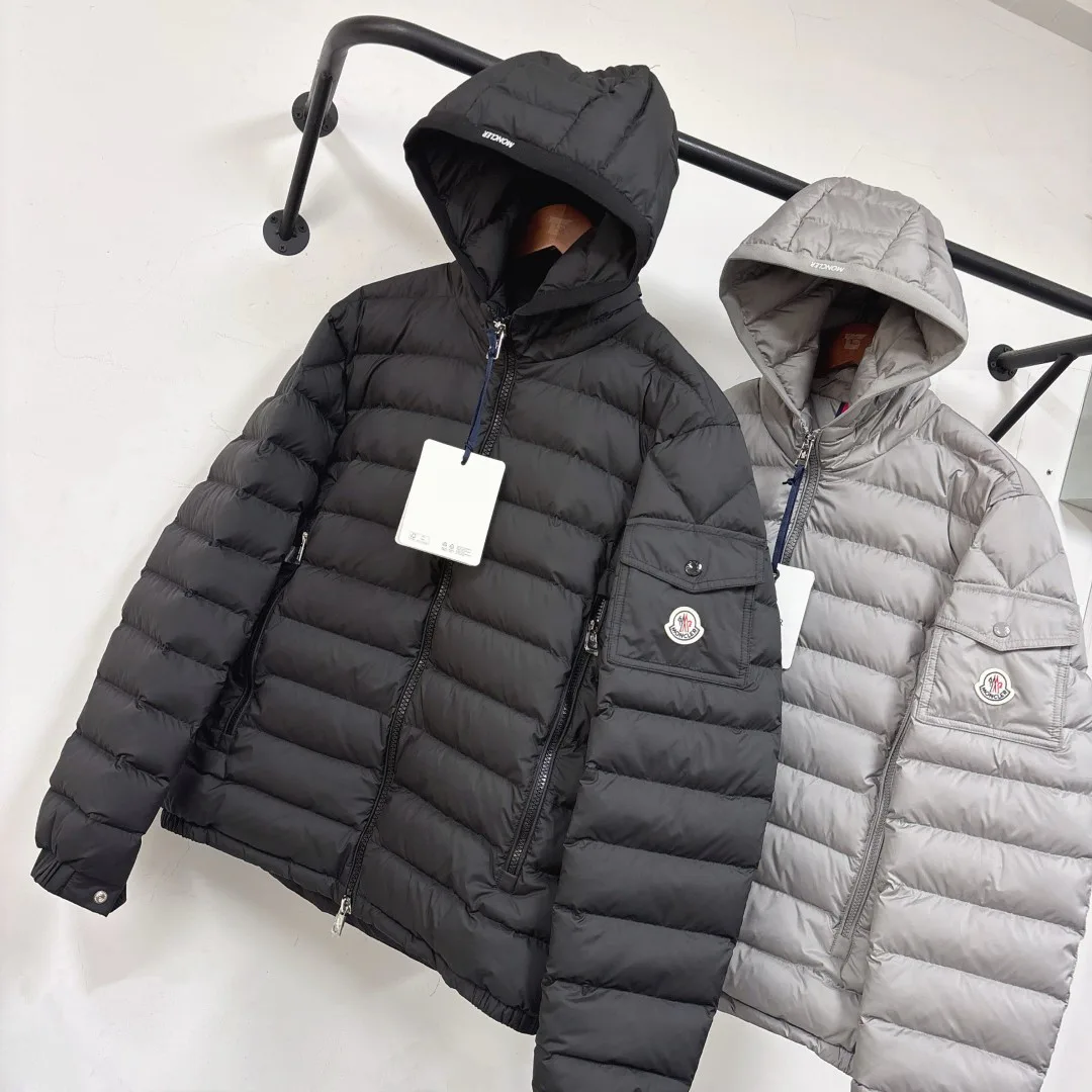 Women's Jackets And Down Jackets MONCLER 18408602