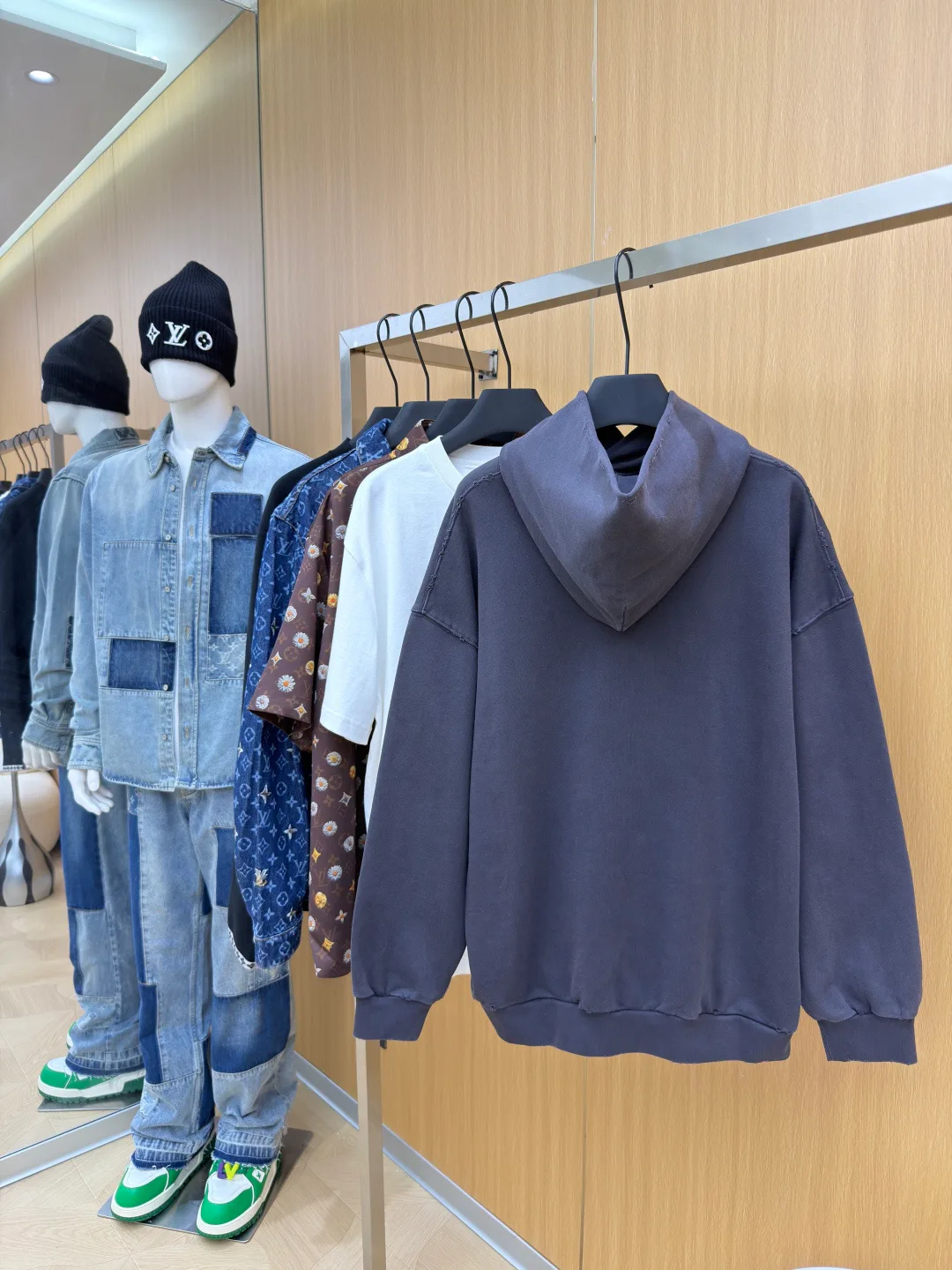 Men's Sweatshirts And Hoodies BALENCIAGA 17699437