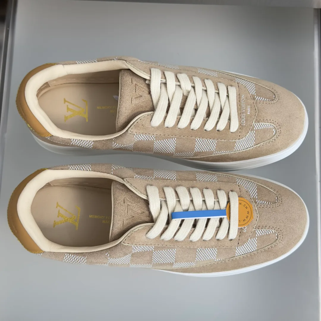 Women's Sneakers LOUIS VUITTON 17950377