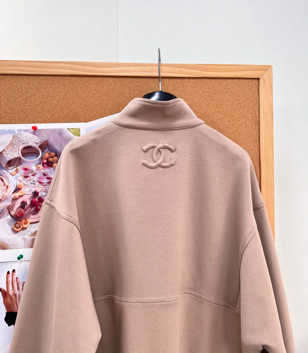 Women's Sweatshirts And Hoodies CHANEL 18030974