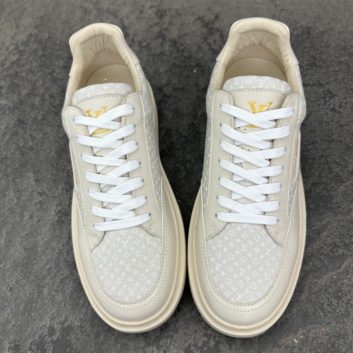 Men's Sneakers LOUIS VUITTON 18154147
