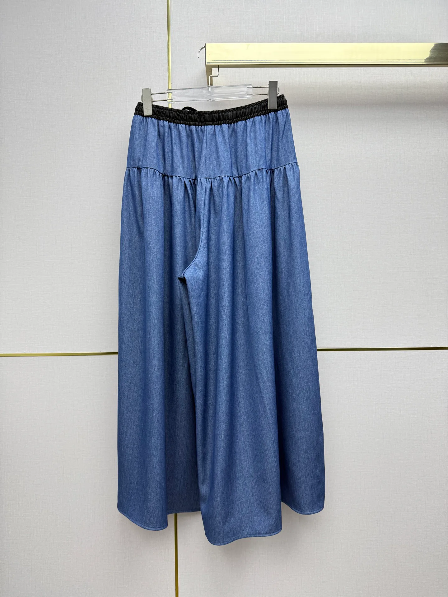 Women's Trousers CHANEL 18298506