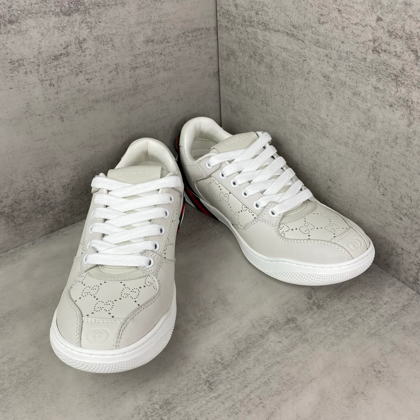 Women's Sneakers GUCCI 18437399