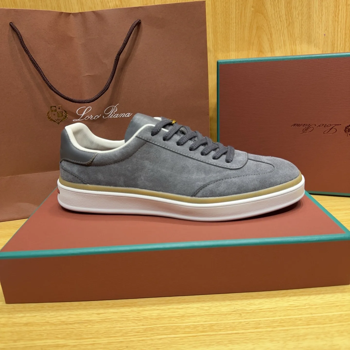 Women's Sneakers LORO PIANA 18263650