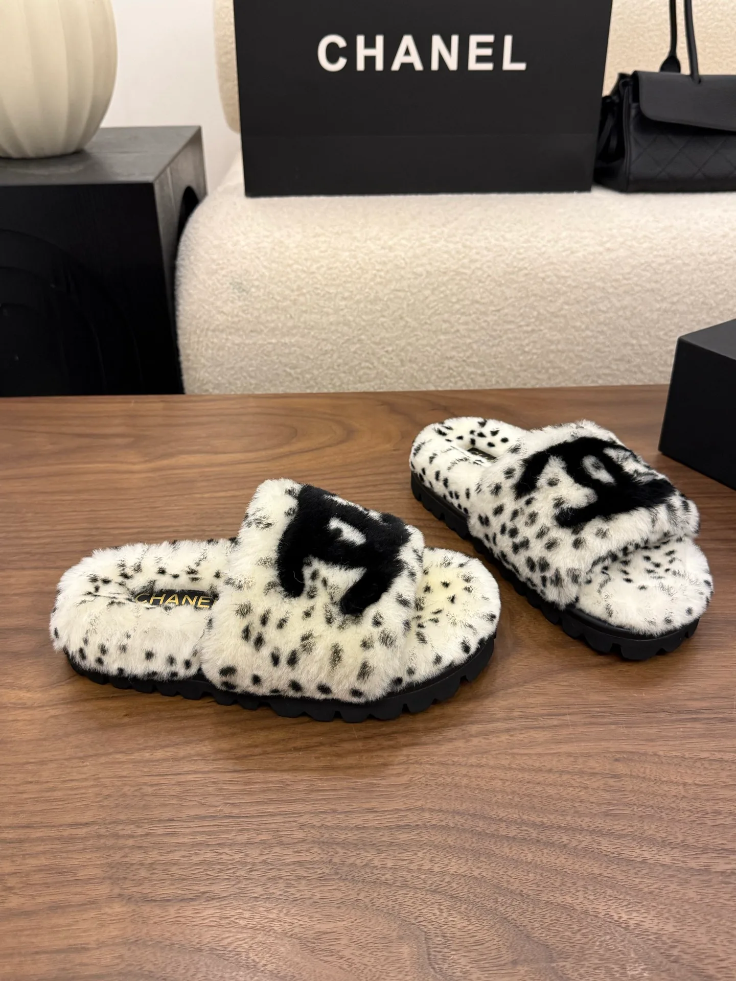 Women's Slippers CHANEL 18223642