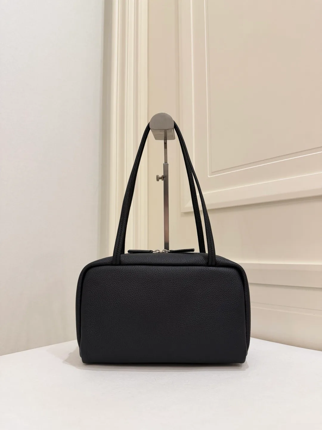 Women's Classic Handbags THE ROW 18161953
