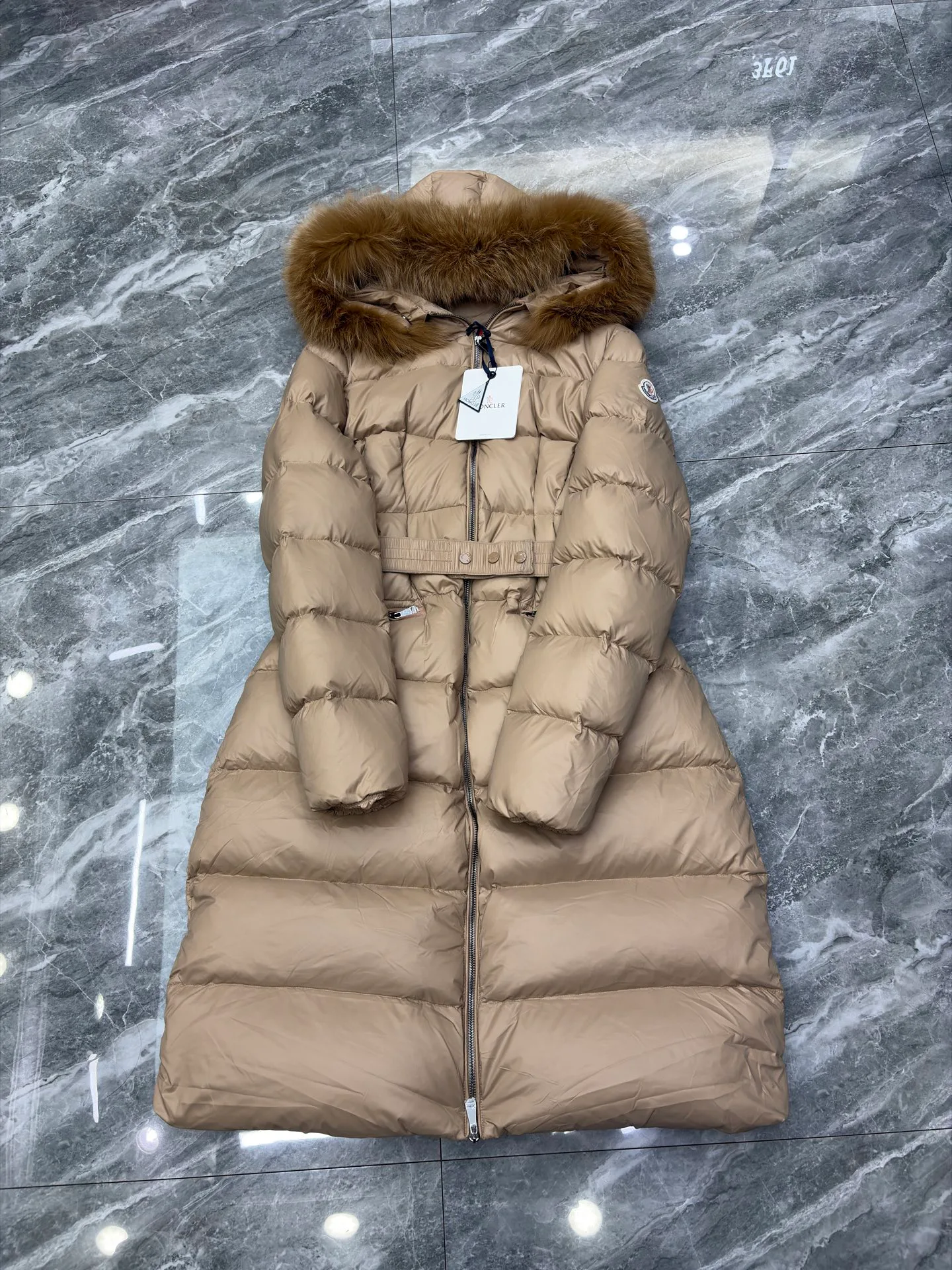 Women's Jackets And Down Jackets MONCLER 17801592
