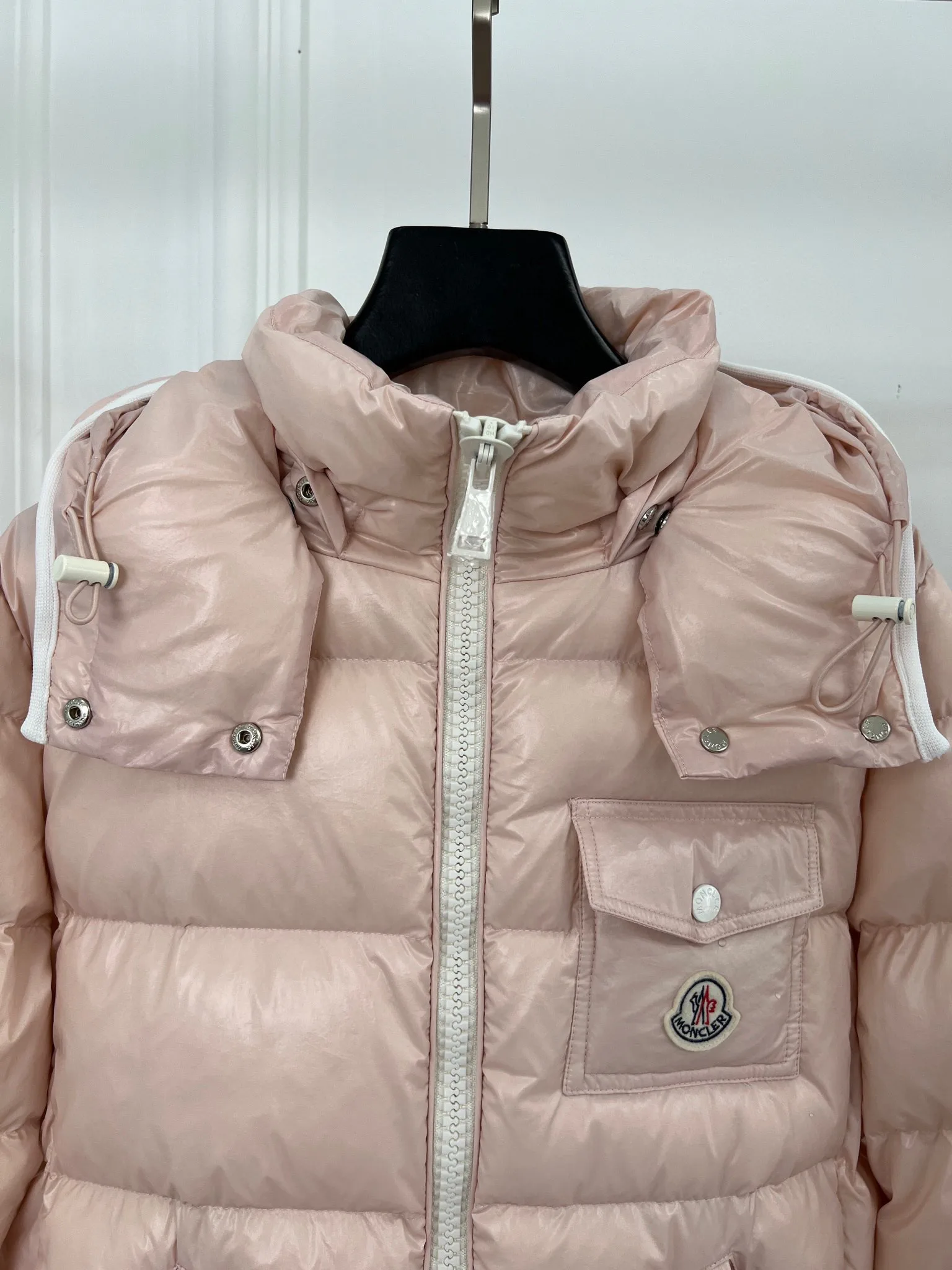 Women's Jackets And Down Jackets MONCLER 18416223