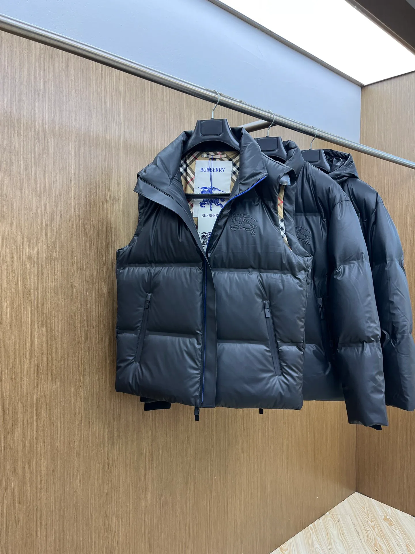 Men's Jackets And Down Jackets BURBERRY 18194609