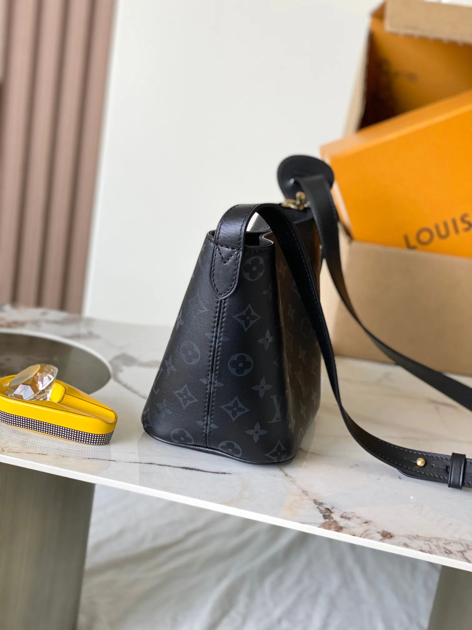 Women's Classic Handbags LOUIS VUITTON 18521042