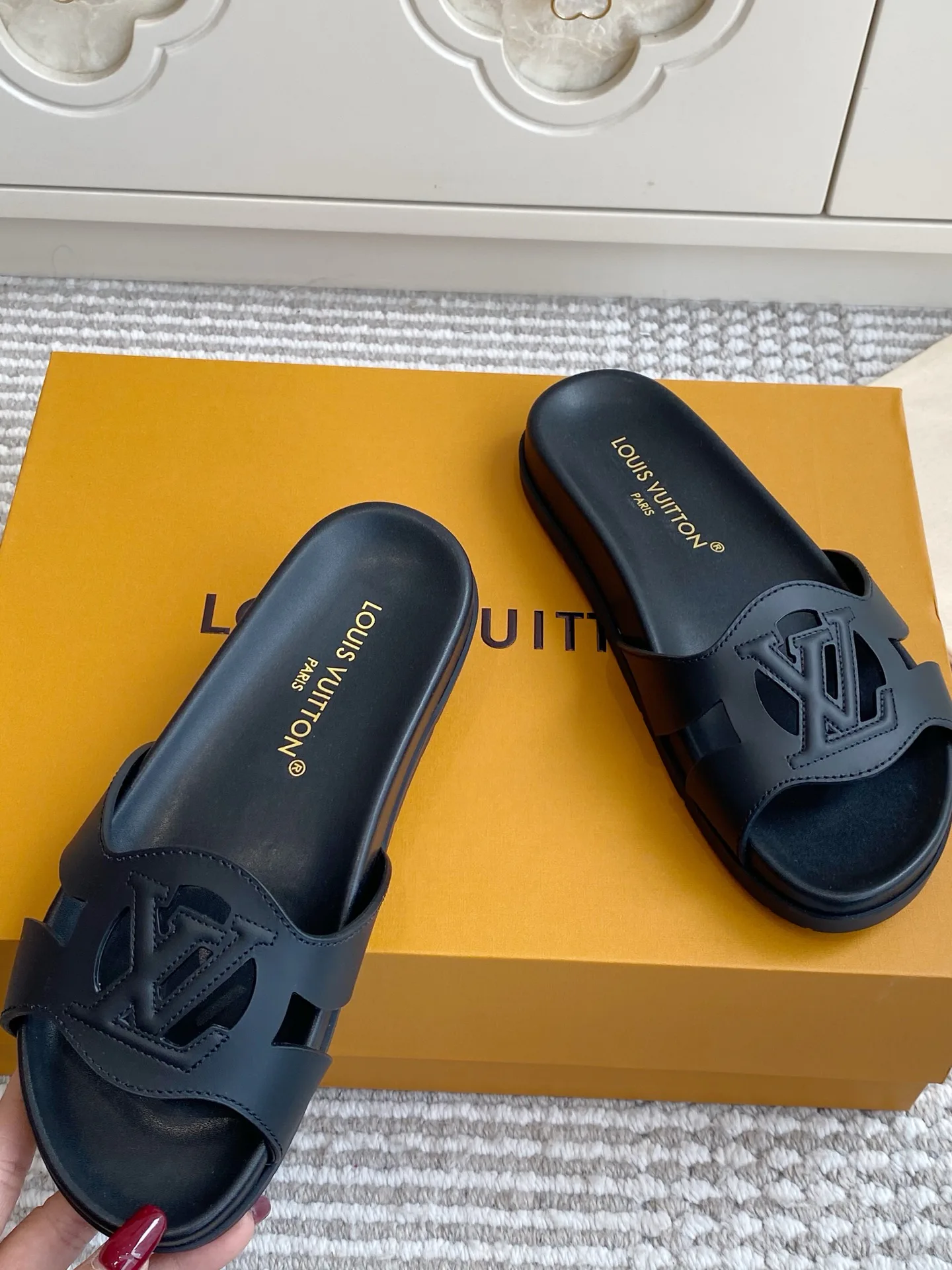 Women's Flip-Flops LOUIS VUITTON 17572148