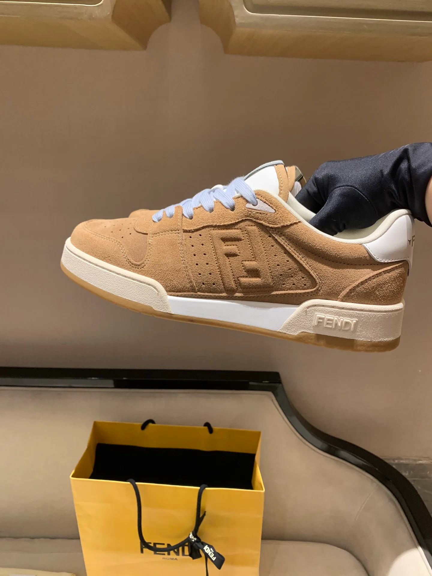 Women's Sneakers FENDI 18228111