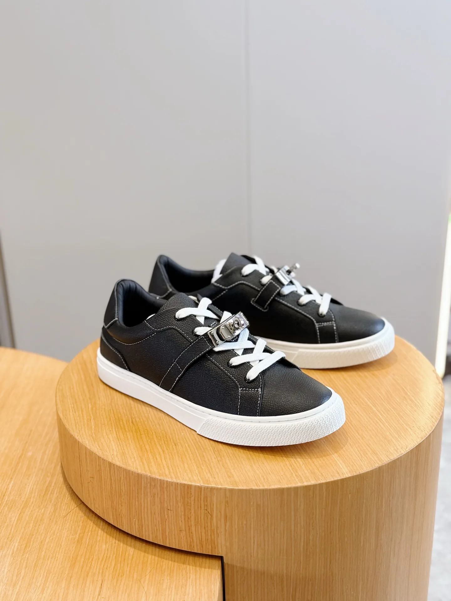 Men's Sneakers HERMES 17933937