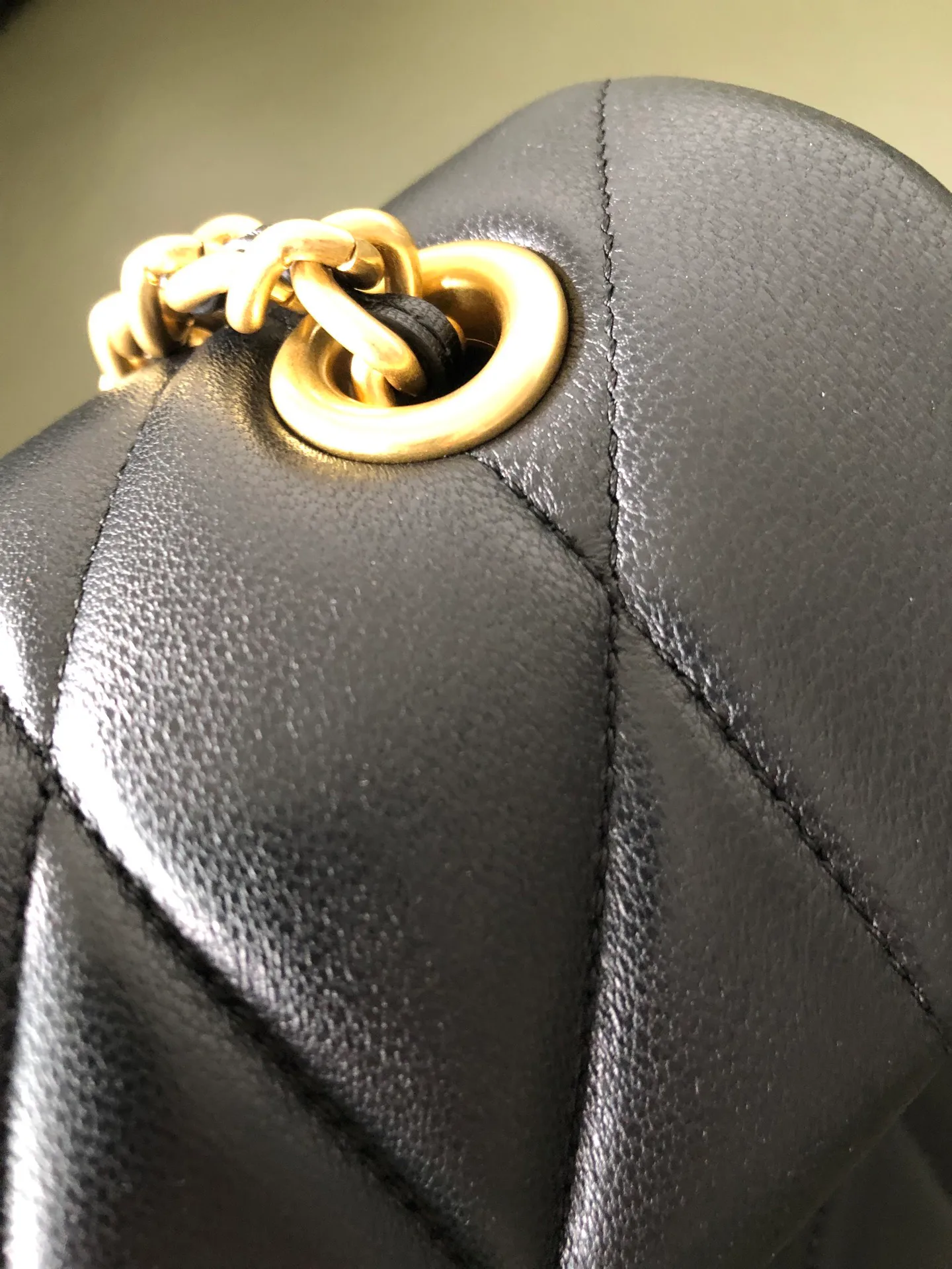 Women's Classic Handbags COACH 17960990