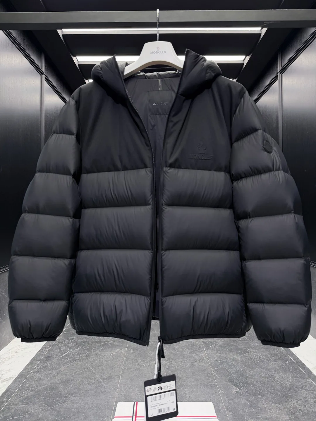 Men's Jackets And Down Jackets MONCLER 18007697