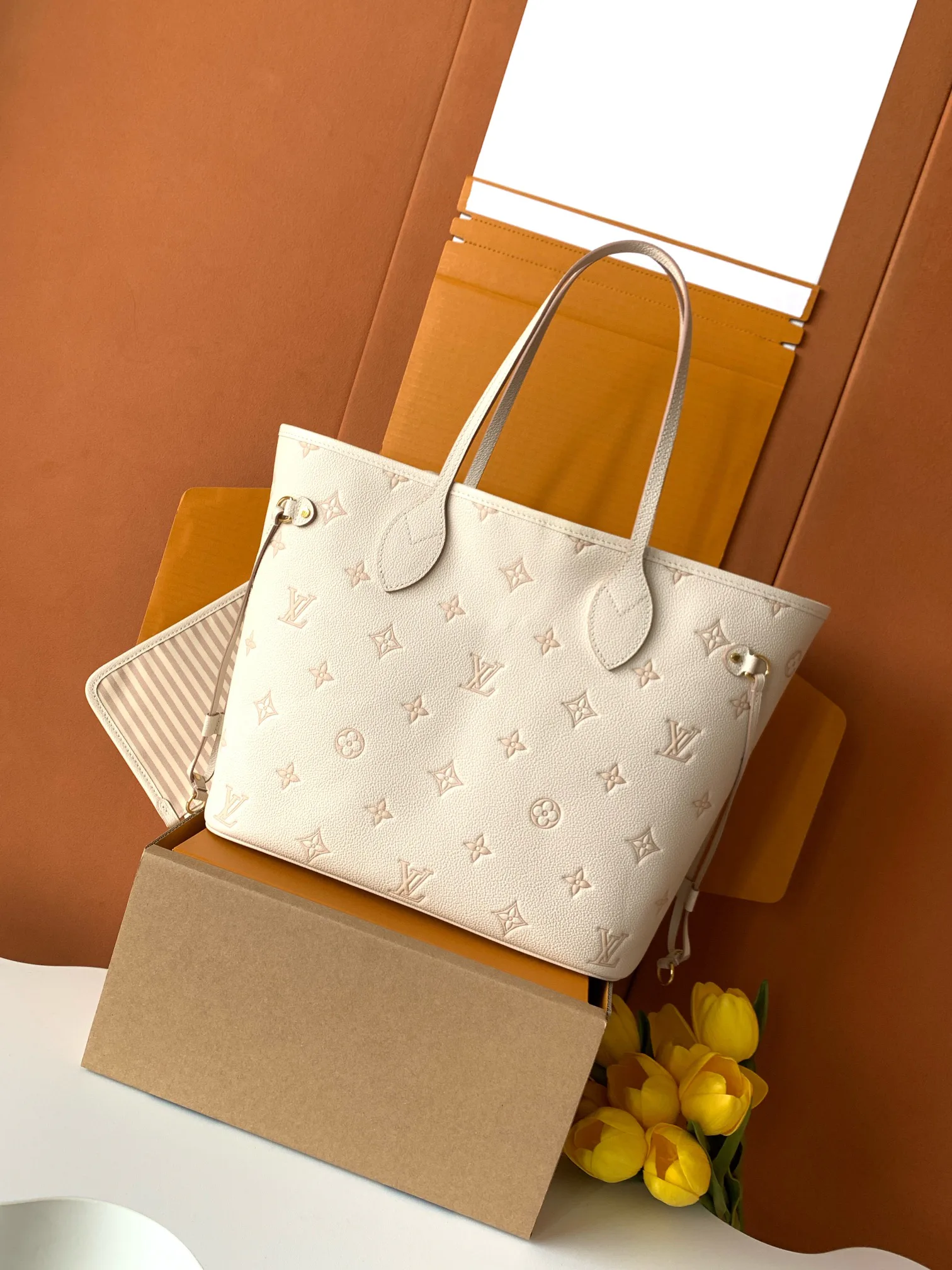 Women's Classic Handbags LOUIS VUITTON 18156577