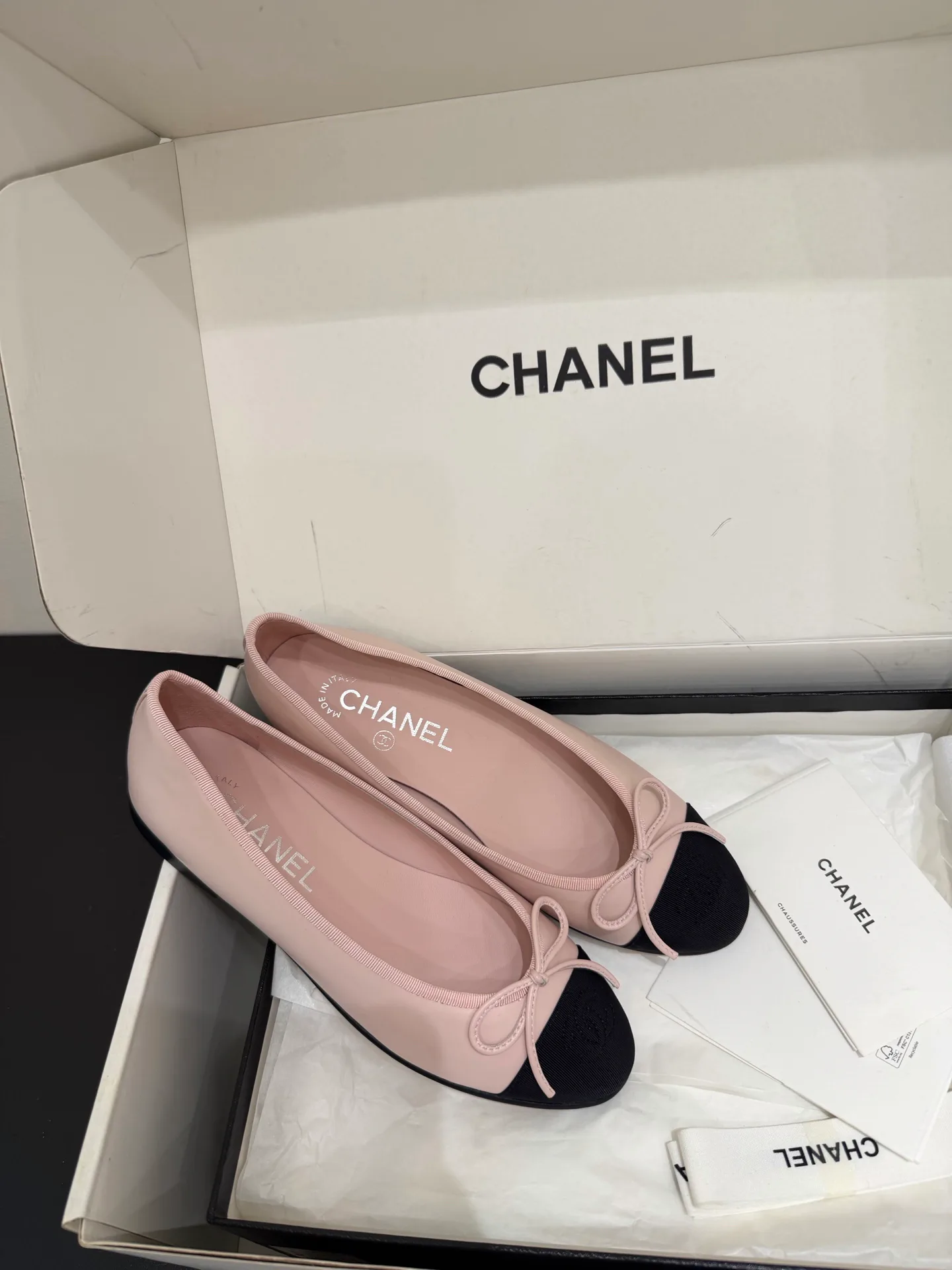 Women's Ballet Flats CHANEL 18080137