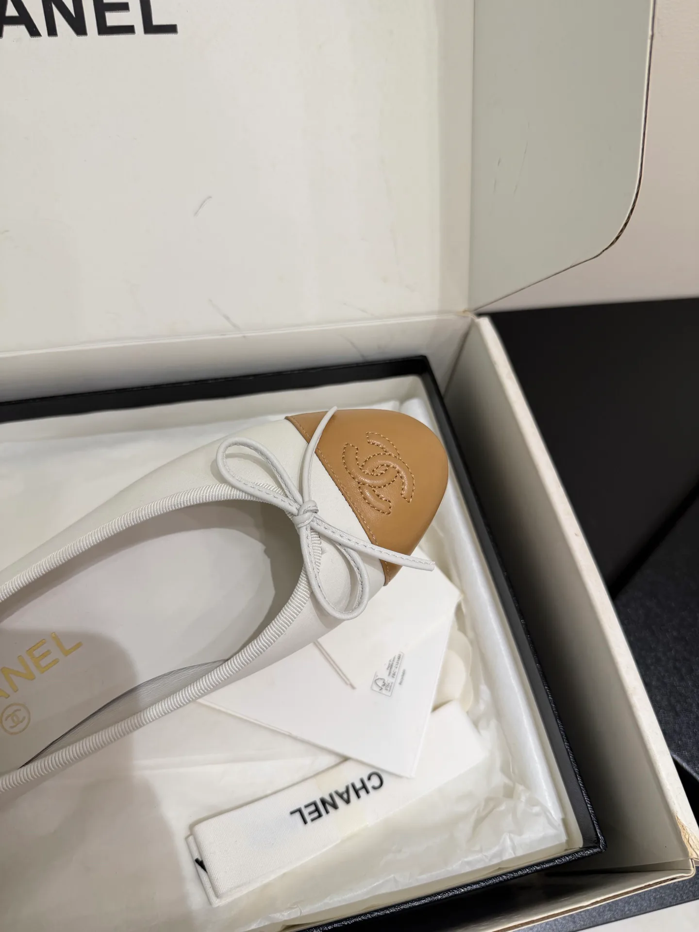 Women's Ballet Flats CHANEL 18080135