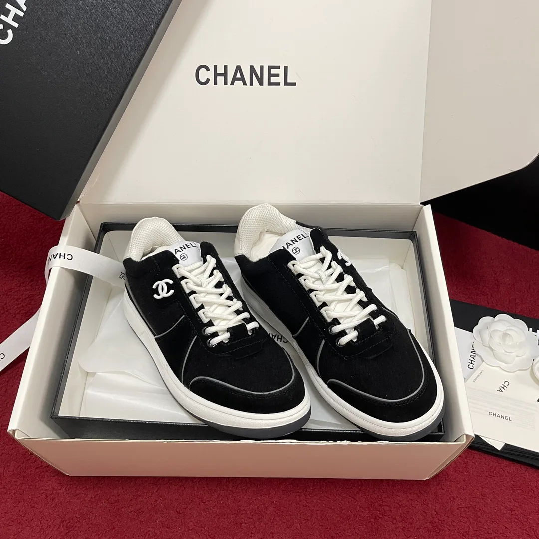Women's Sneakers CHANEL 18195103