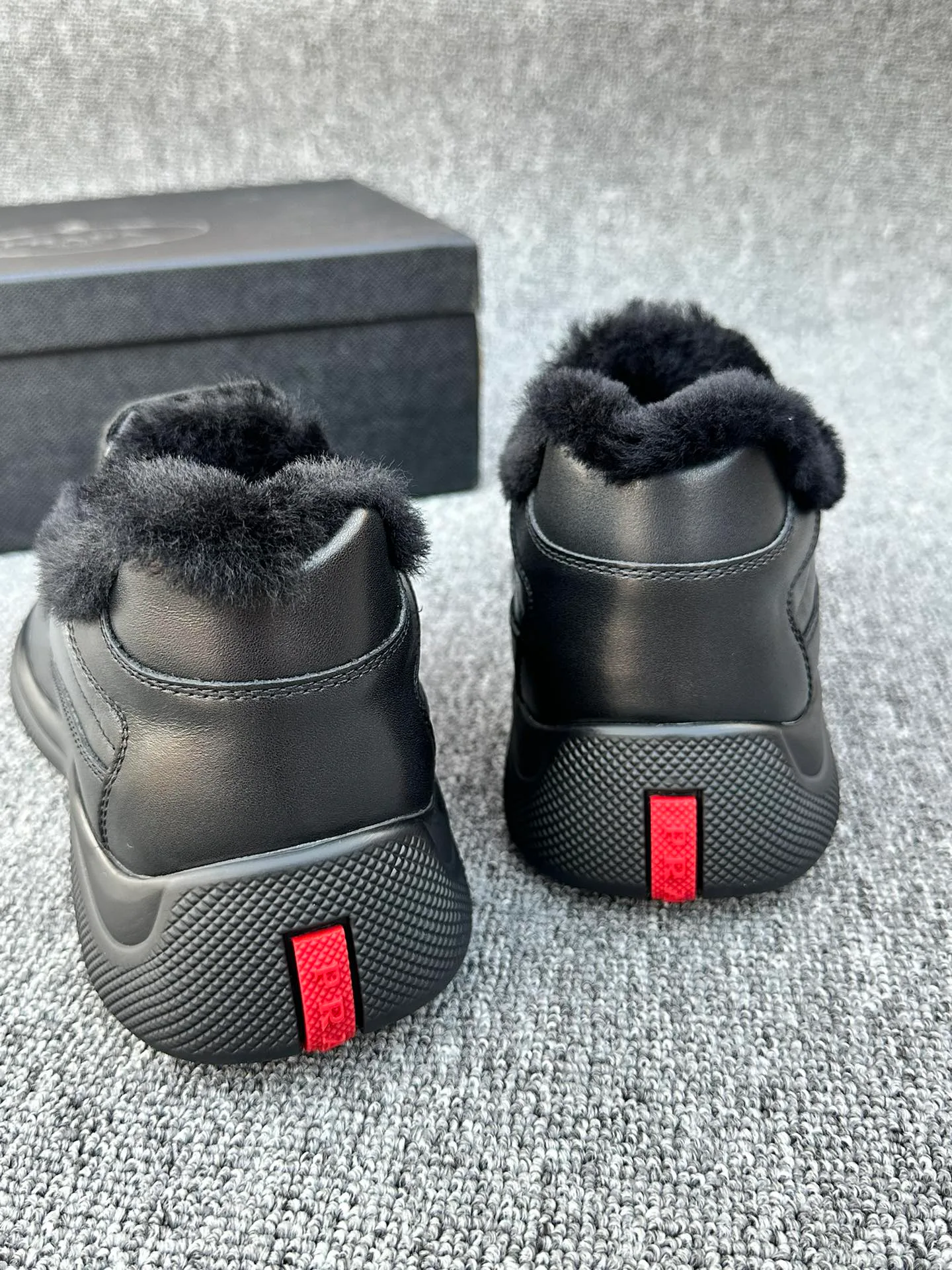 Men's Sneakers PRADA 17219252