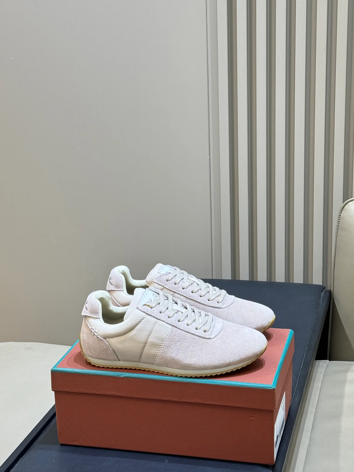 Women's Sneakers LORO PIANA 18073230