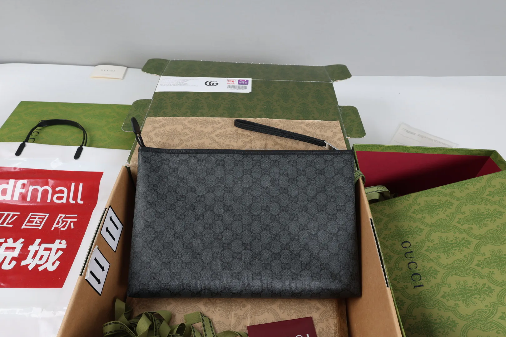Women's Classic Handbags GUCCI 17947838