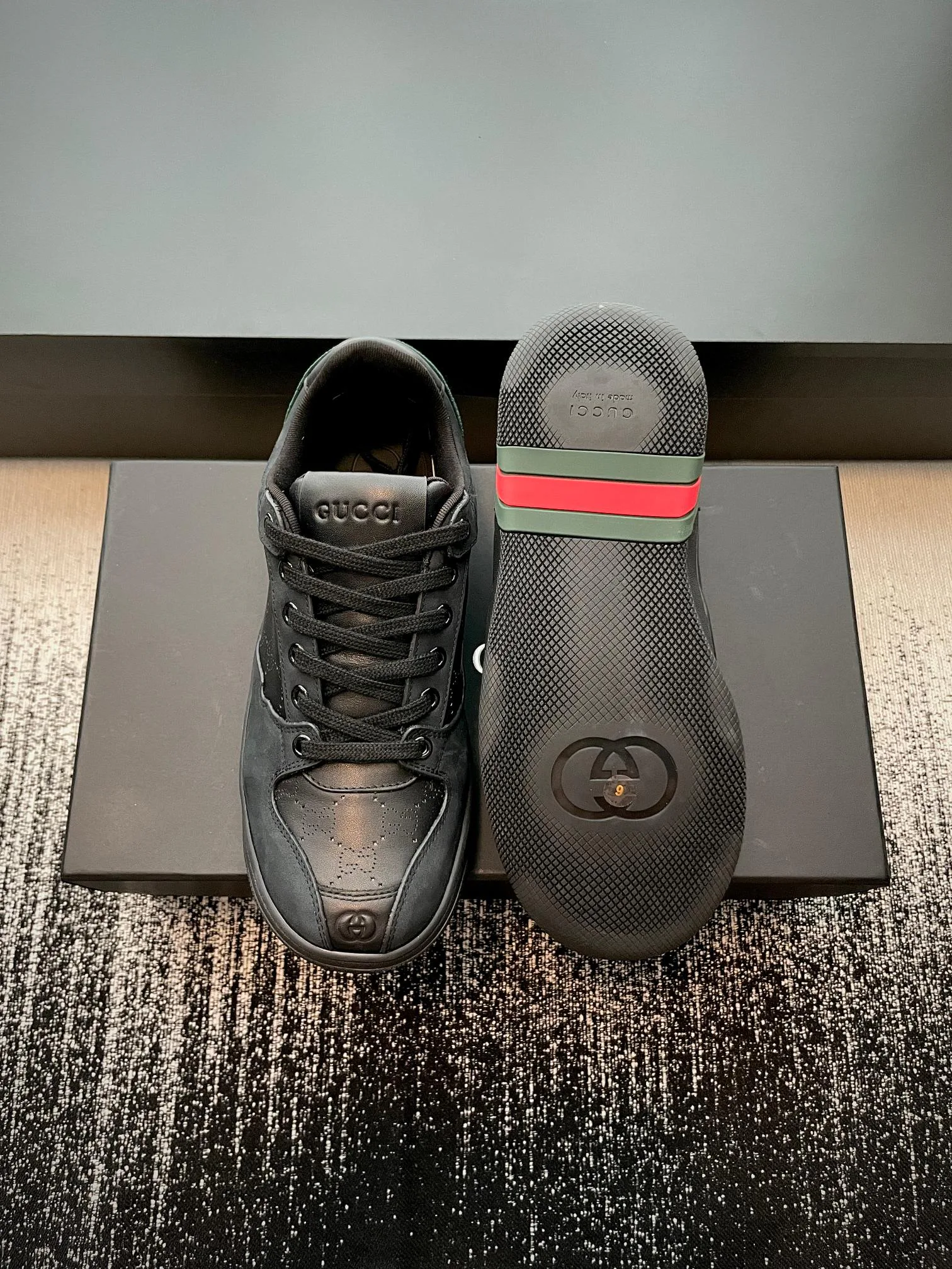 Women's Sneakers GUCCI 18447988