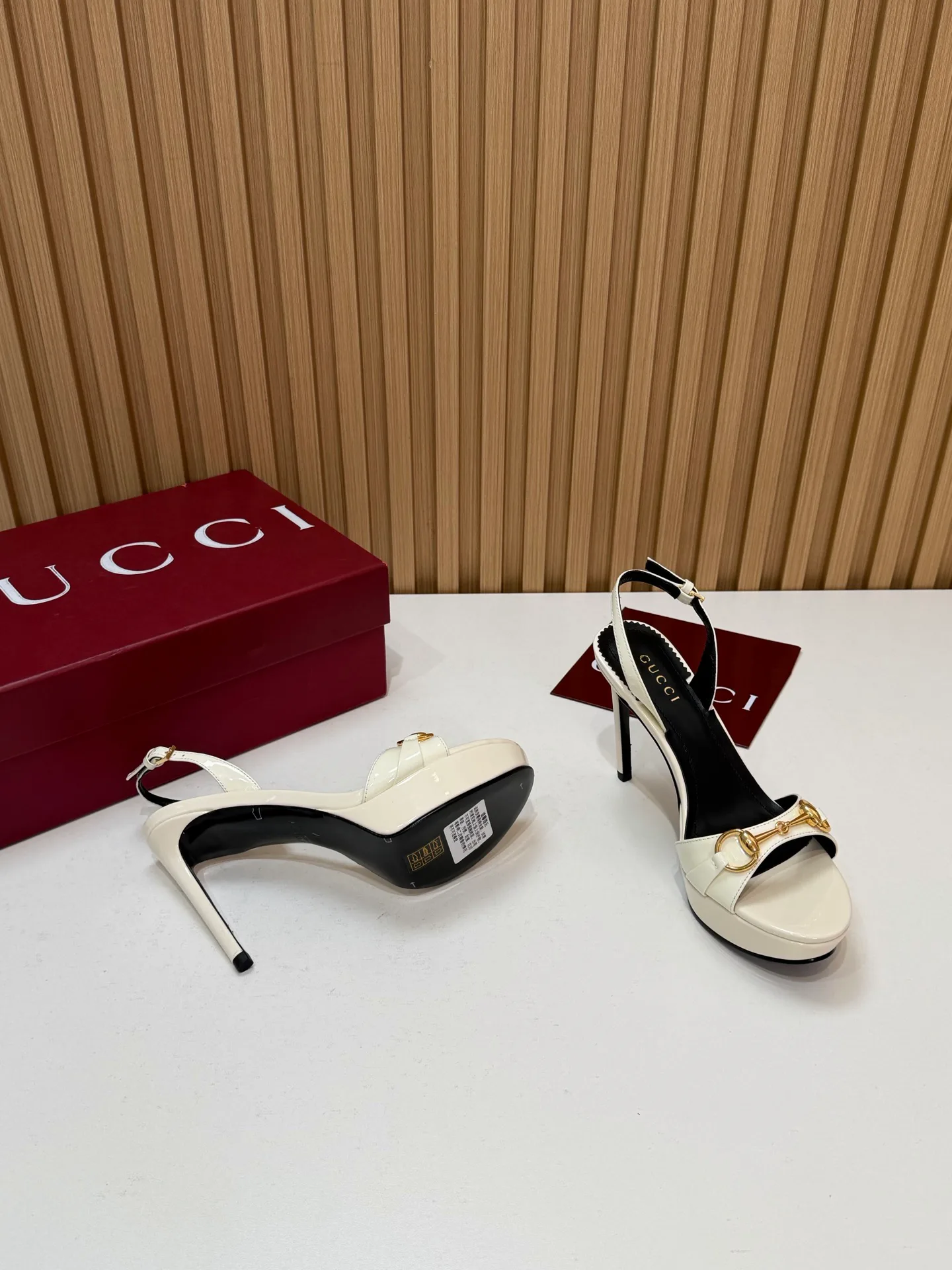 Women's Open-Toe Sandals GUCCI 18396263