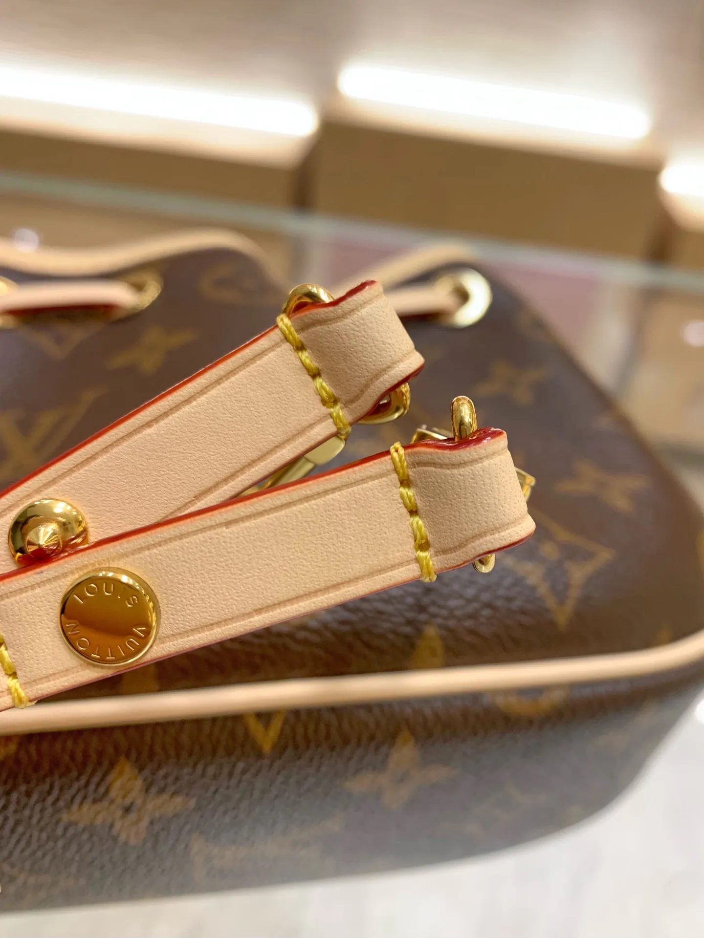 Women's Classic Handbags LOUIS VUITTON 17303176