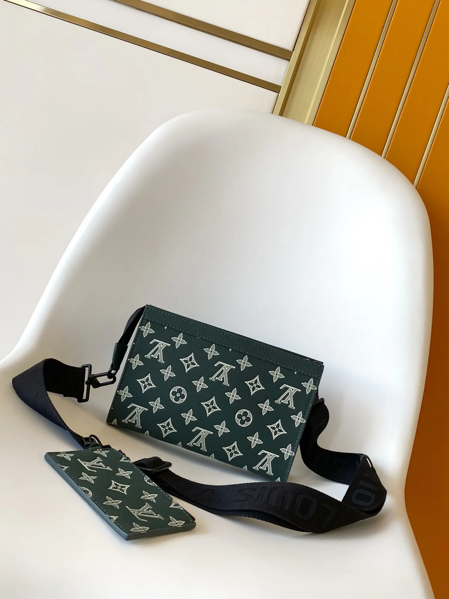 Women's Shoulder Bags LOUIS VUITTON 17904110