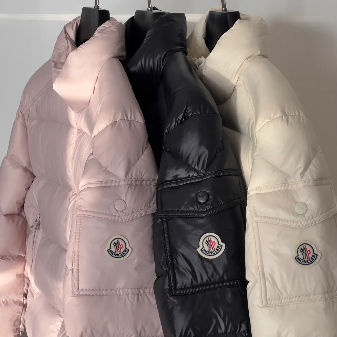 Women's Jackets And Down Jackets MONCLER 18416139