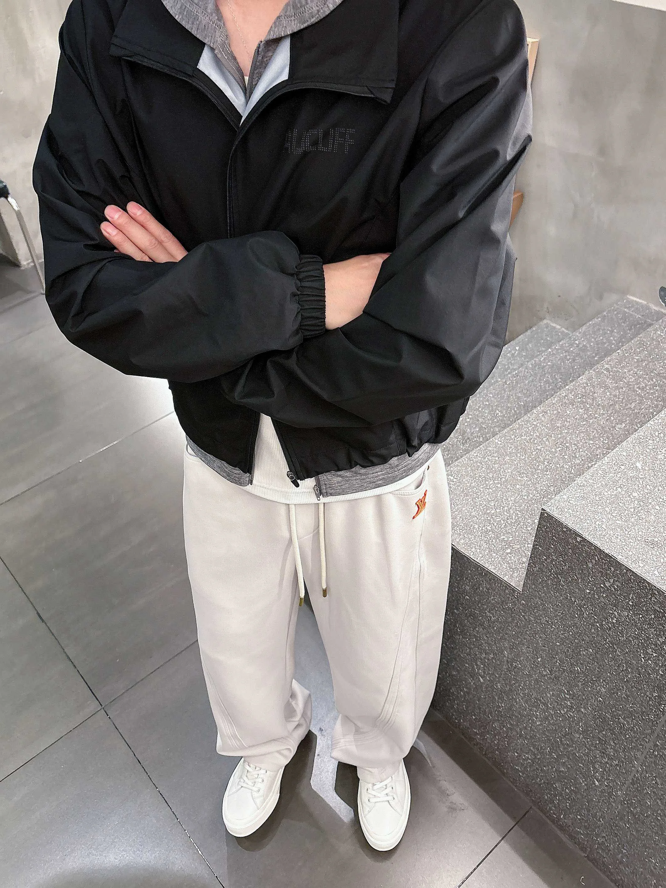 Men's Trousers LOUIS VUITTON 18368682